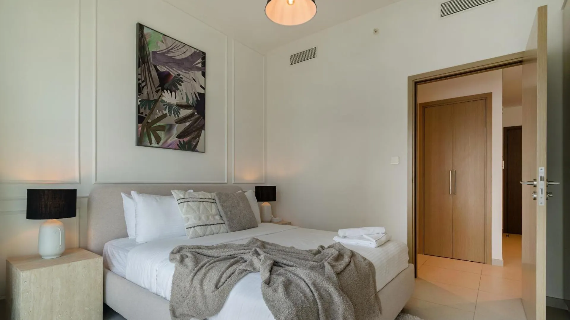 2 Bedroom With Burj Khalifa Views Front-Row Fireworks Dubai 0*,  United Arab Emirates